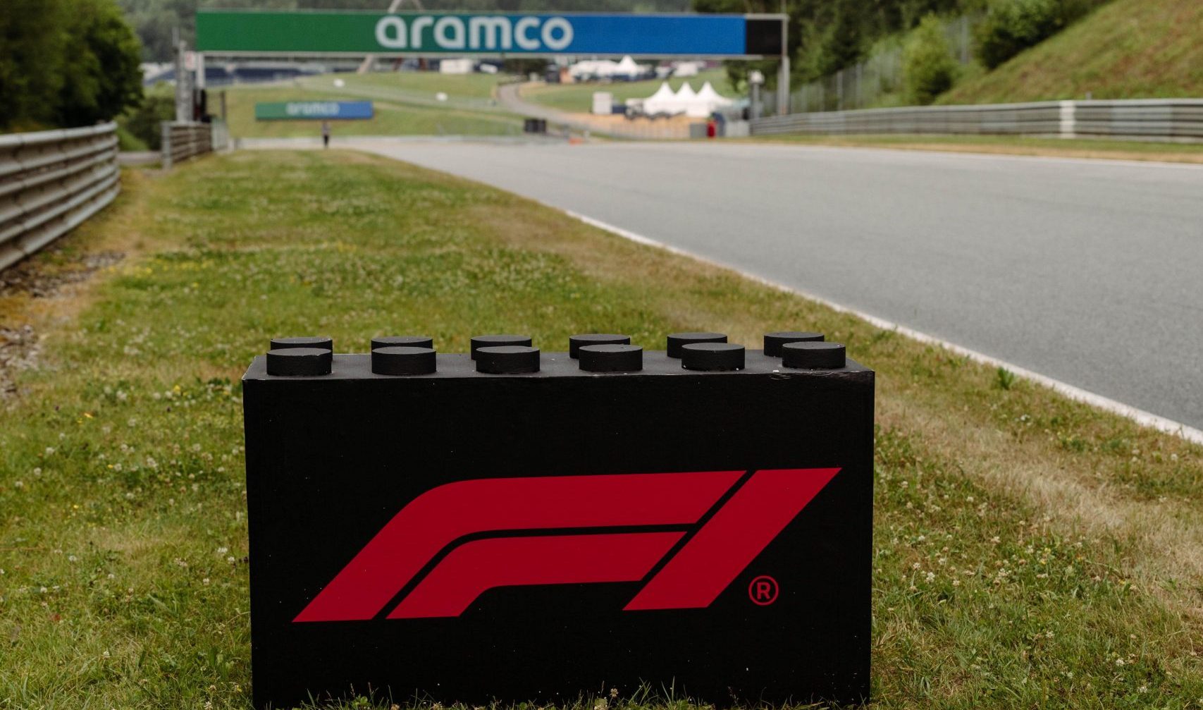 Les essais libres 3 du GP d'Autriche (direct terminé) GueDwHzXUAAfrza