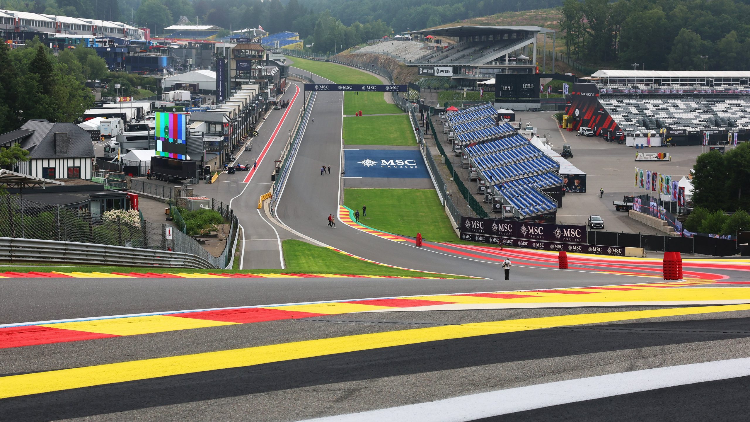 LIVE F1 : Les essais libres 1 du GP de Belgique en direct (terminé) Gwn2nMbXEAAiKUH