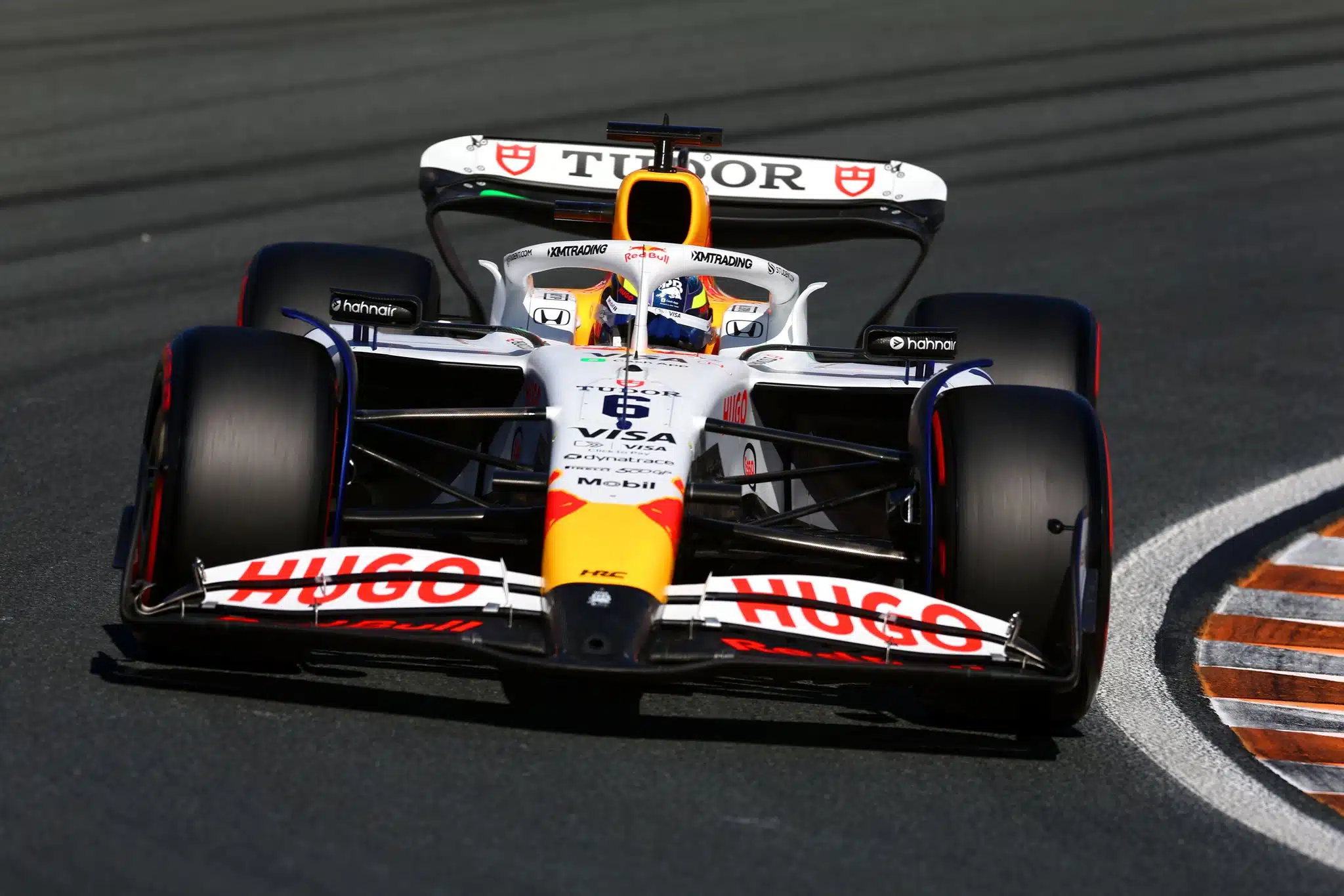 Le secret du tour fabuleux d'Hadjar percé par la télémétrie Gzm0dSSXIAAGr1K