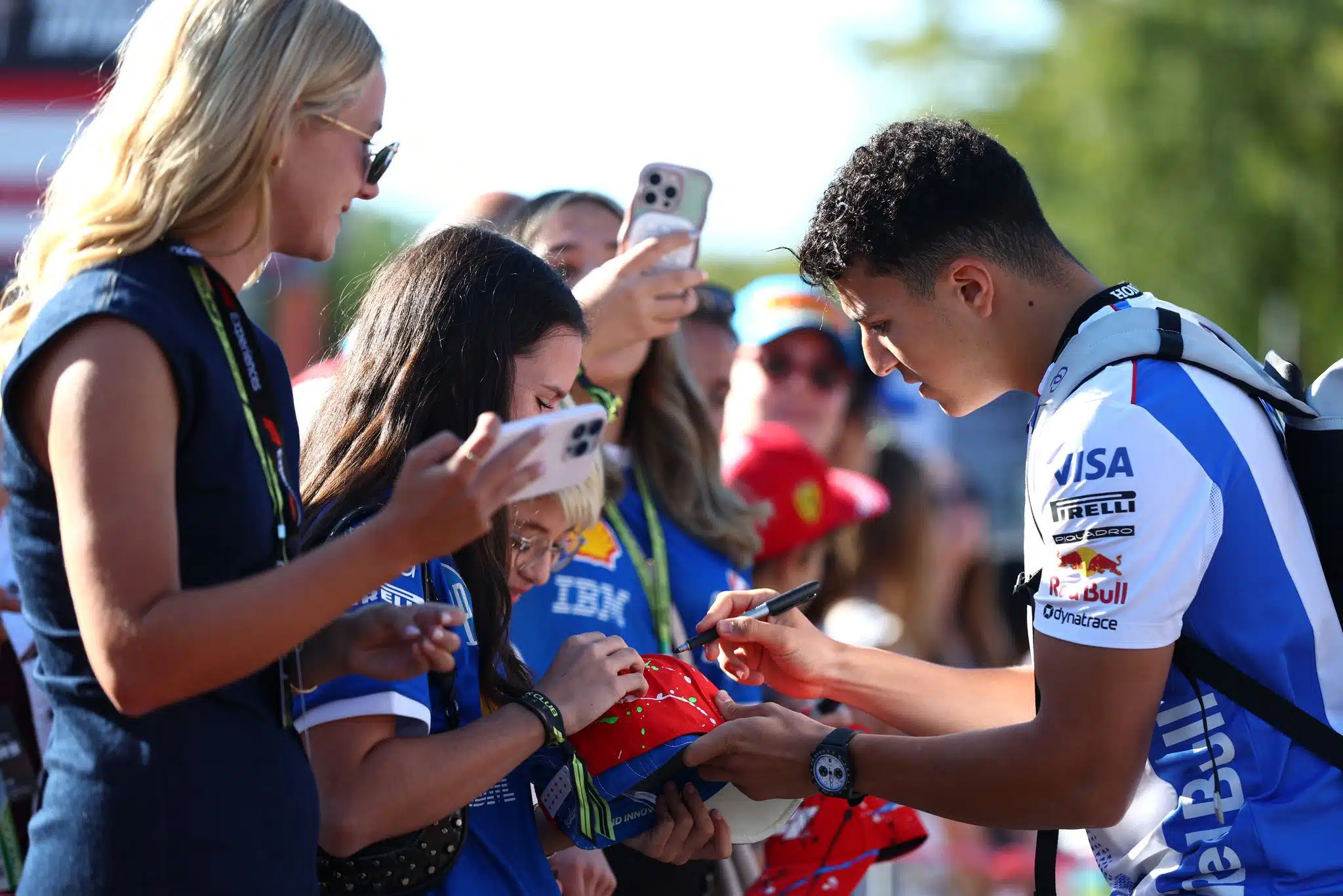 "Hadjar sera chez Red Bull aux côtés de Verstappen en 2026" G04tmc5WIAEHezj