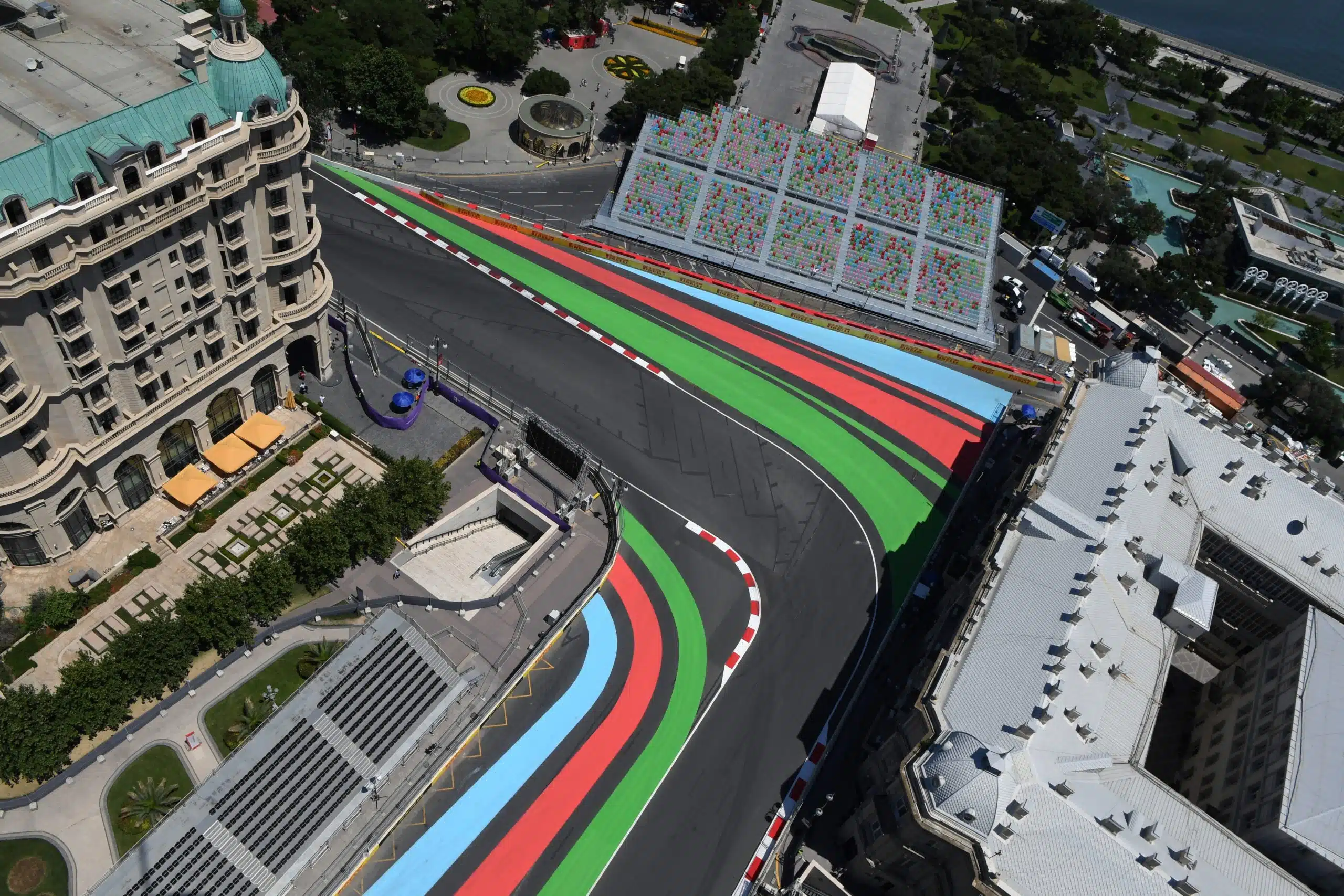 LIVE F1 : Les essais libres du GP d'Azerbaïdjan en direct G1FJHDyWIAA9inp