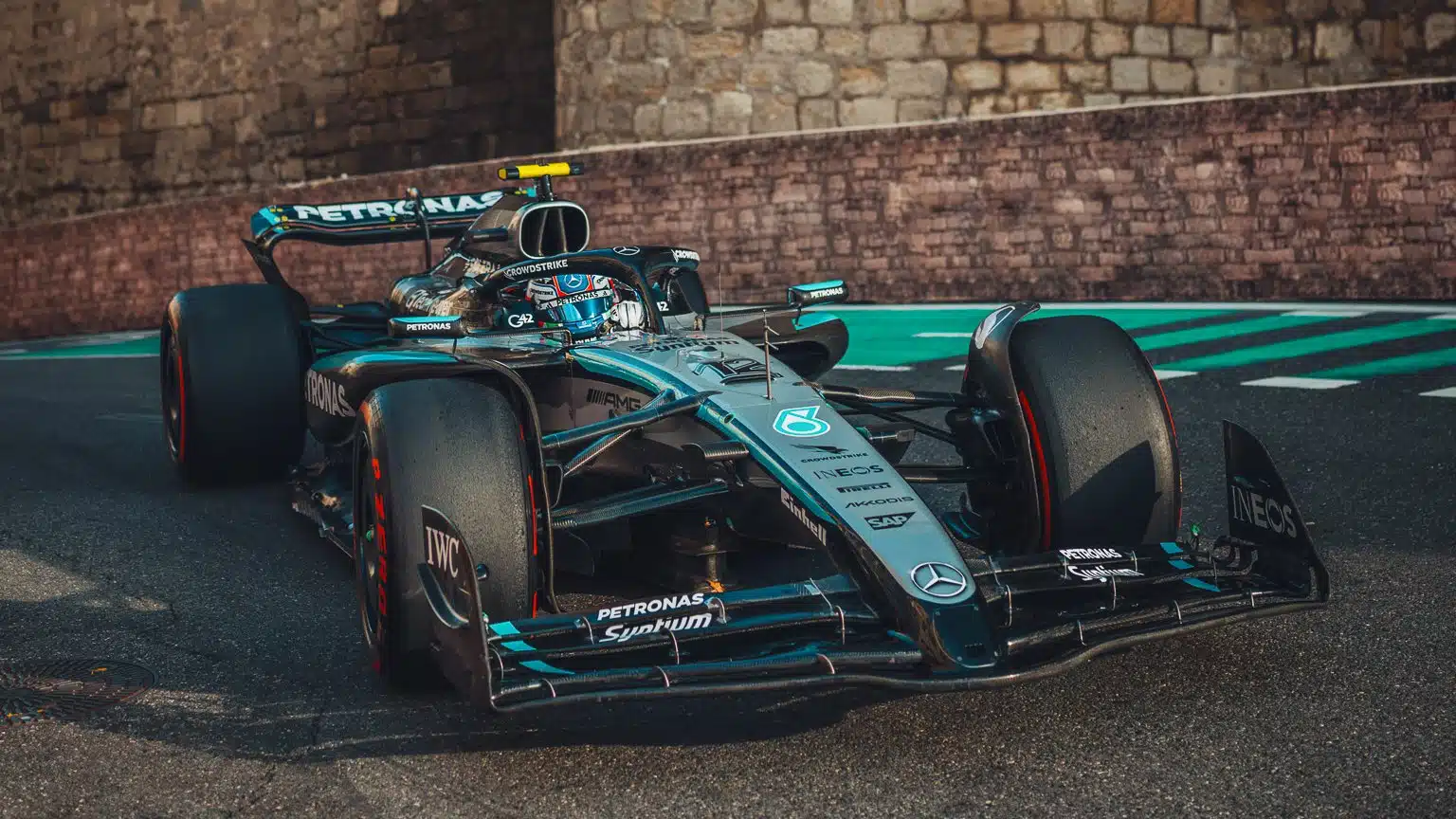 Mercedes, l'invité surprise au Grand Prix d'Azerbaïdjan ? G1ONCE-WkAAX2e5