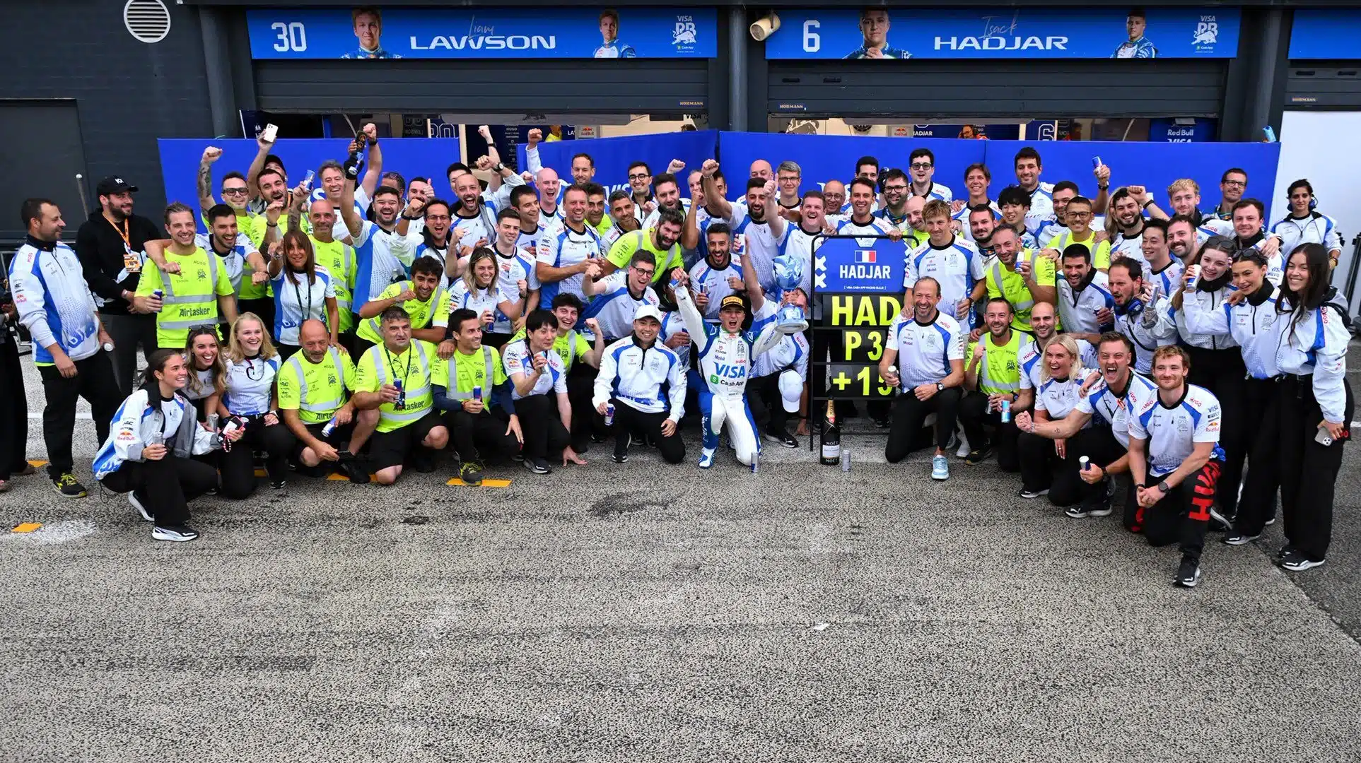 Hadjar aurait dépassé Verstappen sans hésiter à Zandvoort GzsiIgzXcAAcCf8