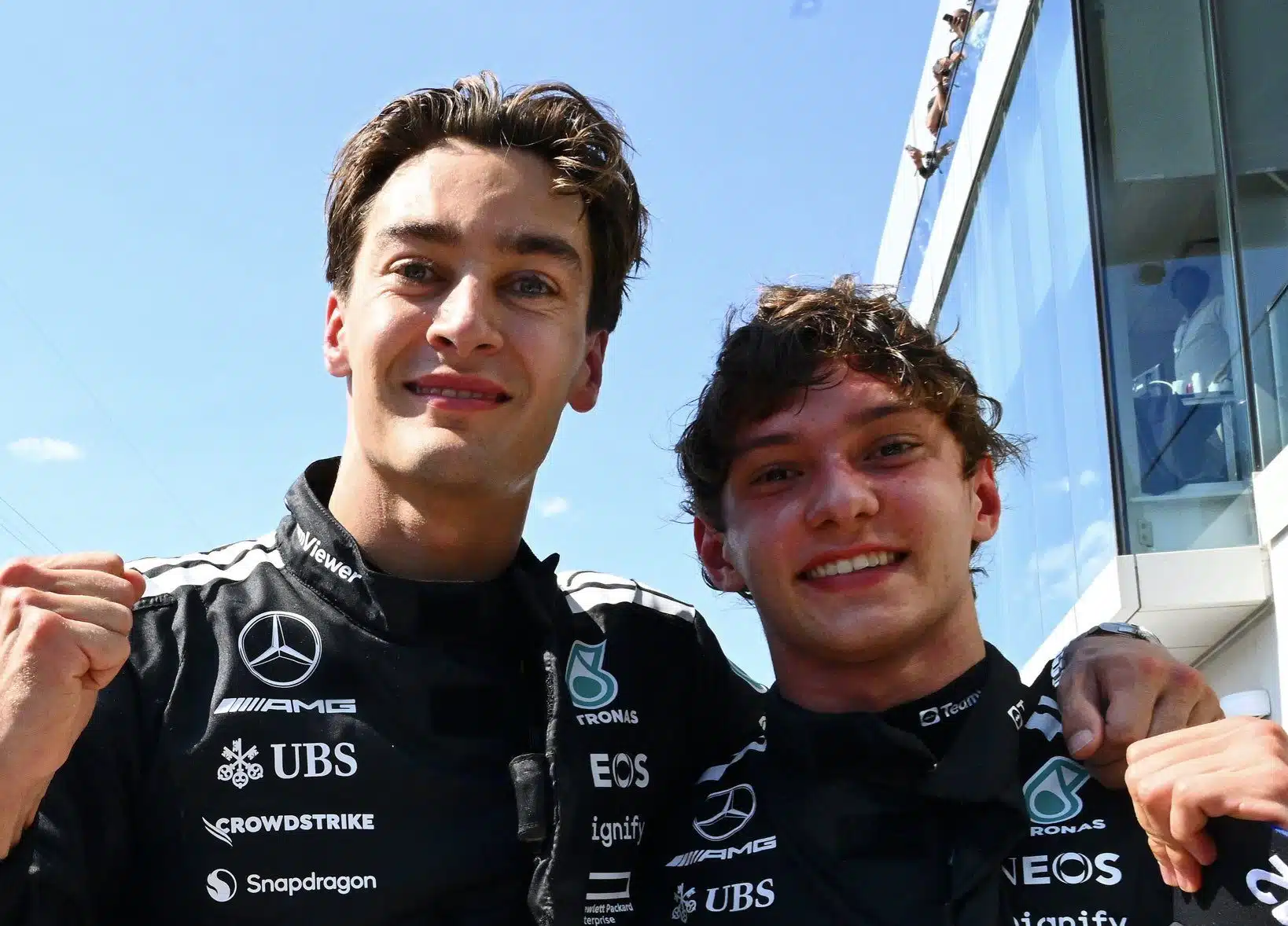 OFFICIEL : Mercedes confirme ses pilotes pour 2026 G26zyMEW4AA7KUc