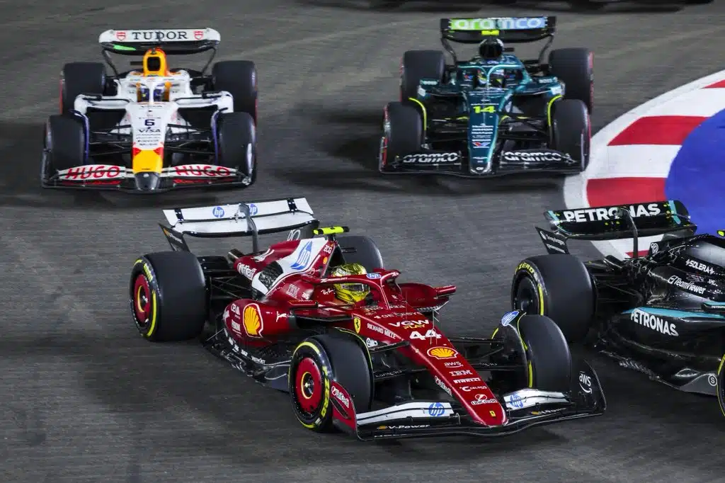 Hamilton veut casser l'engrenage qui a happé Alonso et Vettel G2fzVKxWMAAcm6h