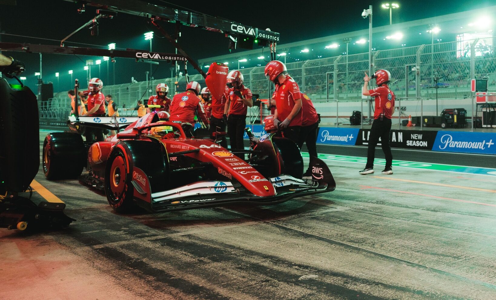 Hamilton en dit trop… ou pas assez sur l'envers du décor chez Ferrari 591721258_1439992388131512_8091339711694714776_n (1)