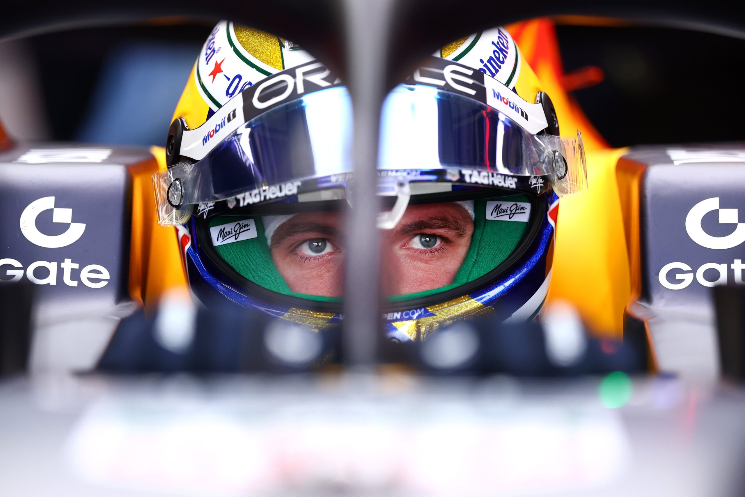 McLaren met en doute la légalité du moteur de Verstappen G5PV_RCW0AARJSi