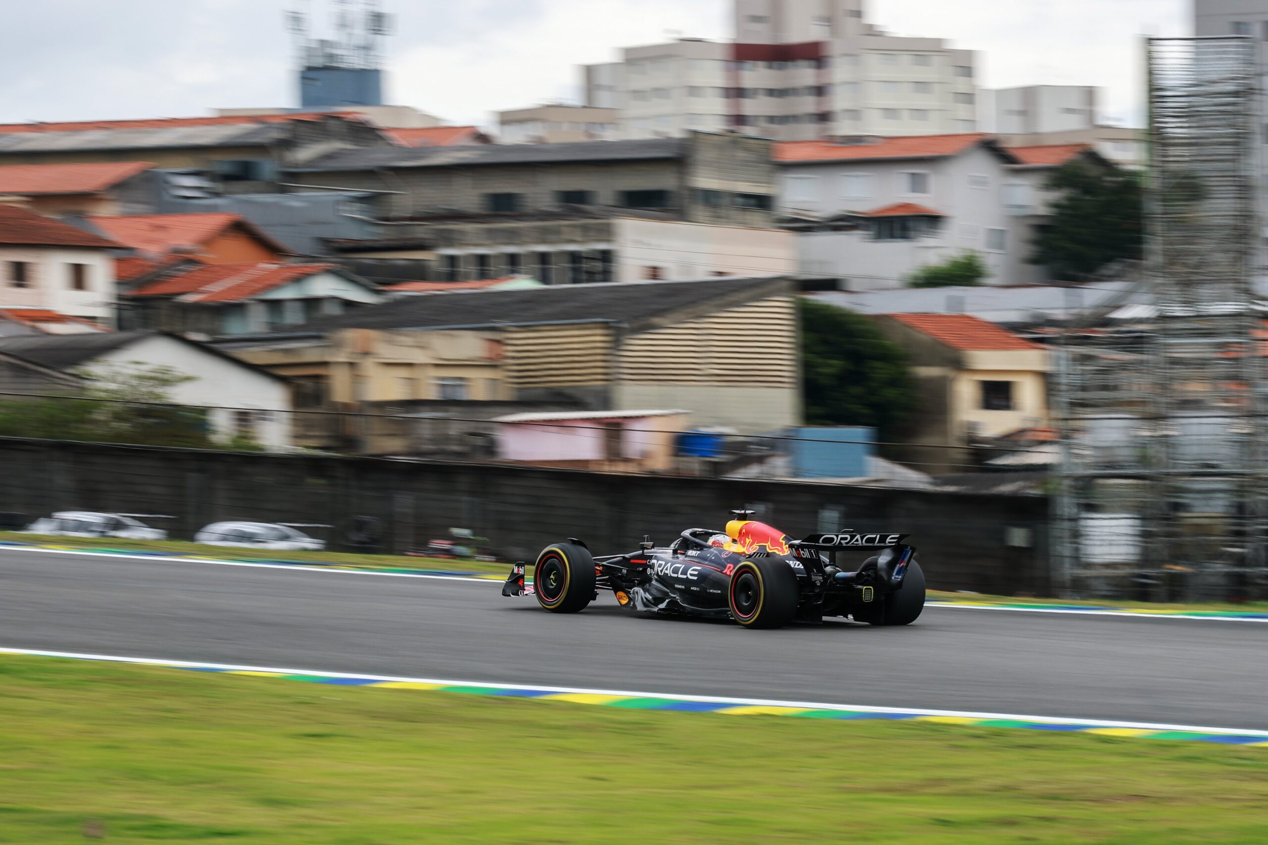 Verstappen écope d'une pénalité au départ du GP du Brésil G5PvnZoWoAAU34v