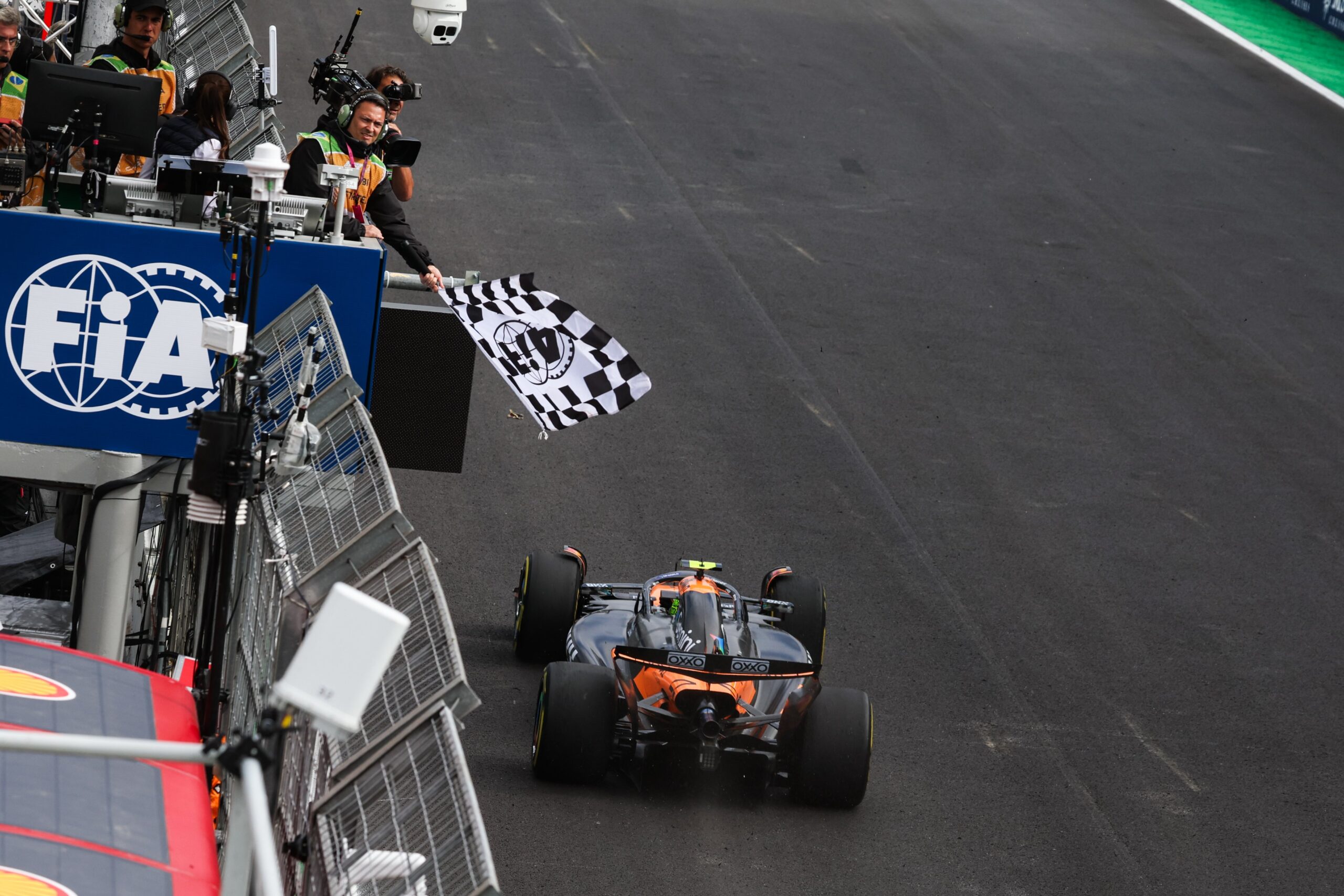 L'énorme bagarre dans le peloton passée inaperçue au Brésil G5Vq2rNXAAAHC68
