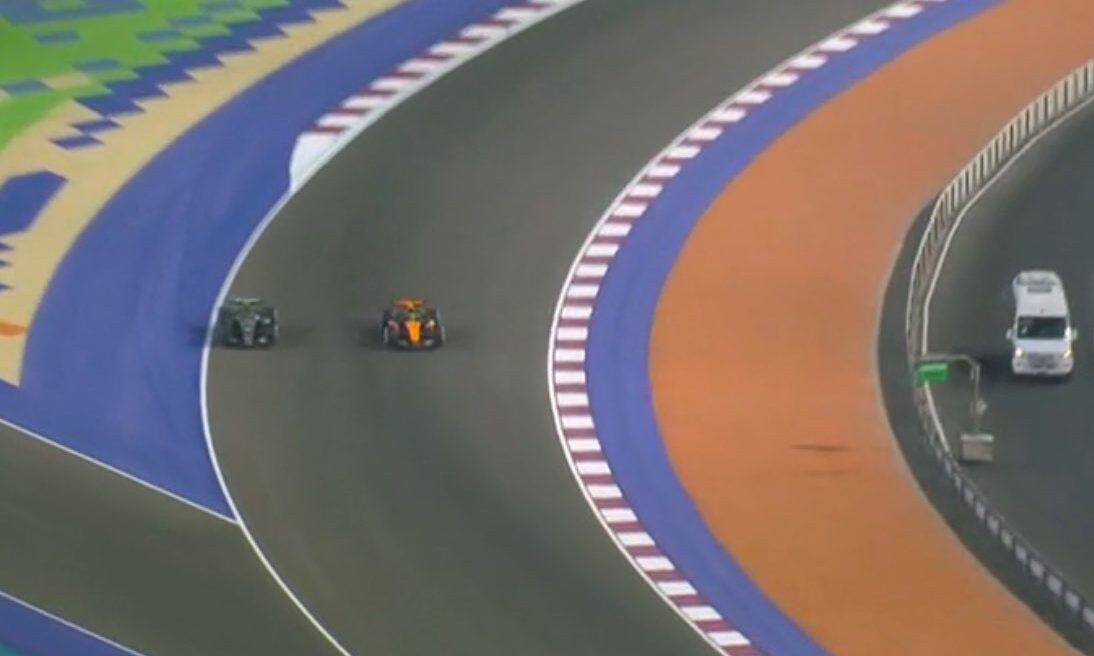 Mercedes a-t-elle délibérément aidé Norris au Qatar ? G7BQchKXEAAPJCa