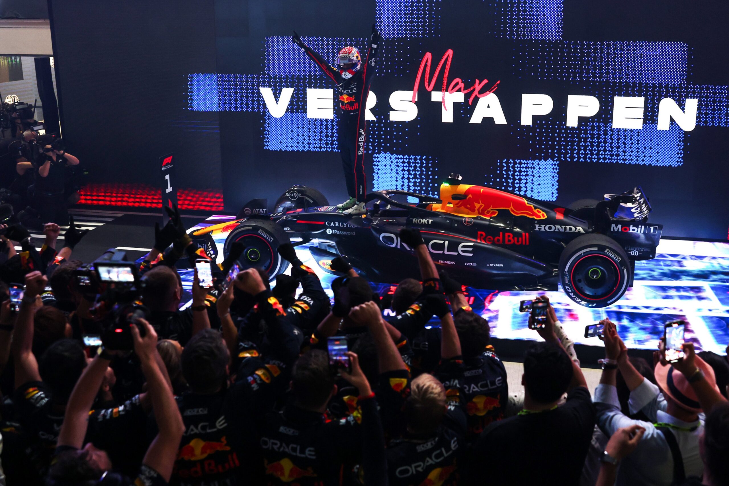 Verstappen met une double gifle à McLaren au Qatar
