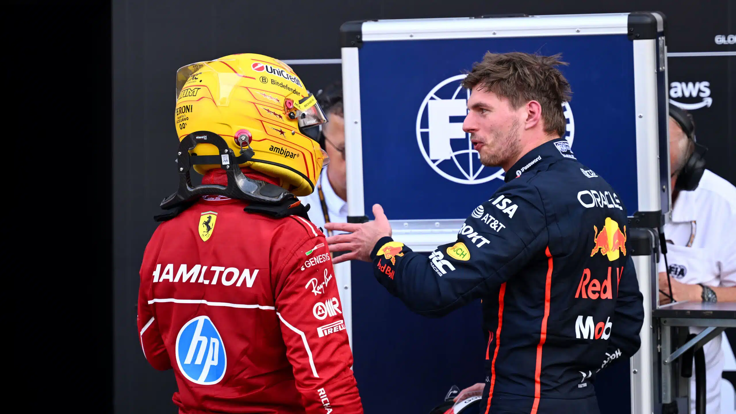 Verstappen n’aime pas ce qu'Hamilton est en train de devenir 2216849783