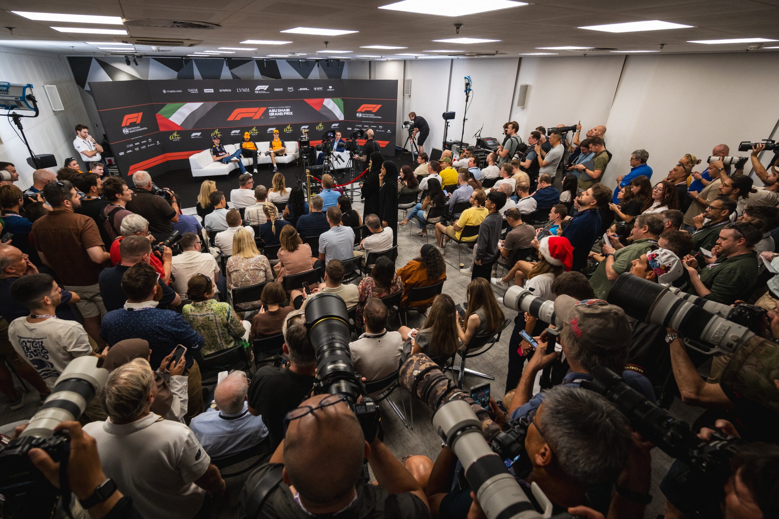 Un Grand Prix fait de coups tordus se prépare à Abu Dhabi G7UqKtGXsAAE9Pc