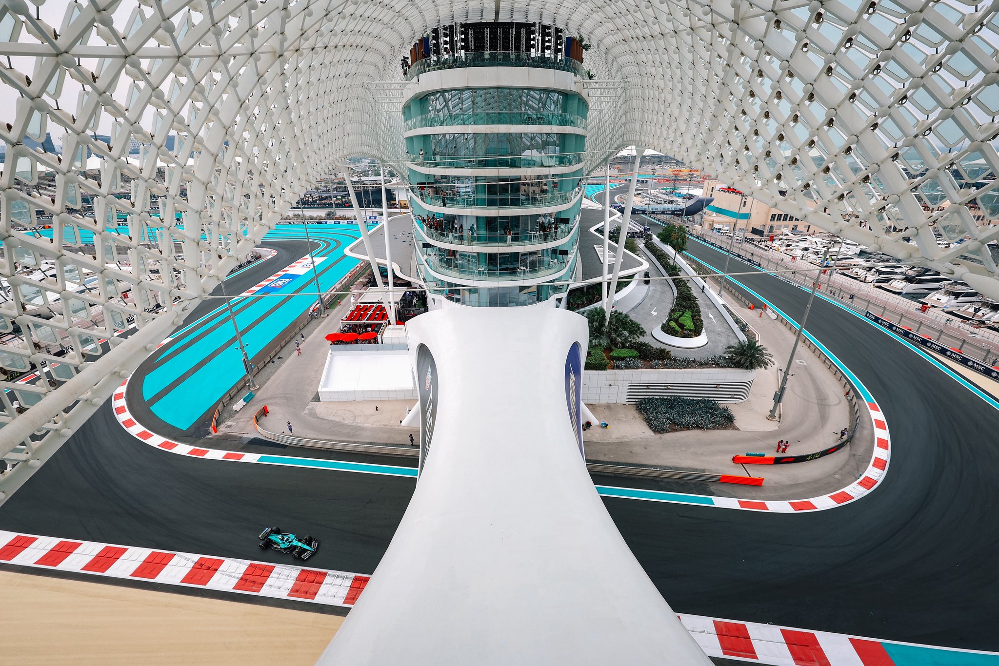 LIVE F1 : Les essais libres 2 du GP d'Abu Dhabi en direct G7ZcJbHXsAEa-rl