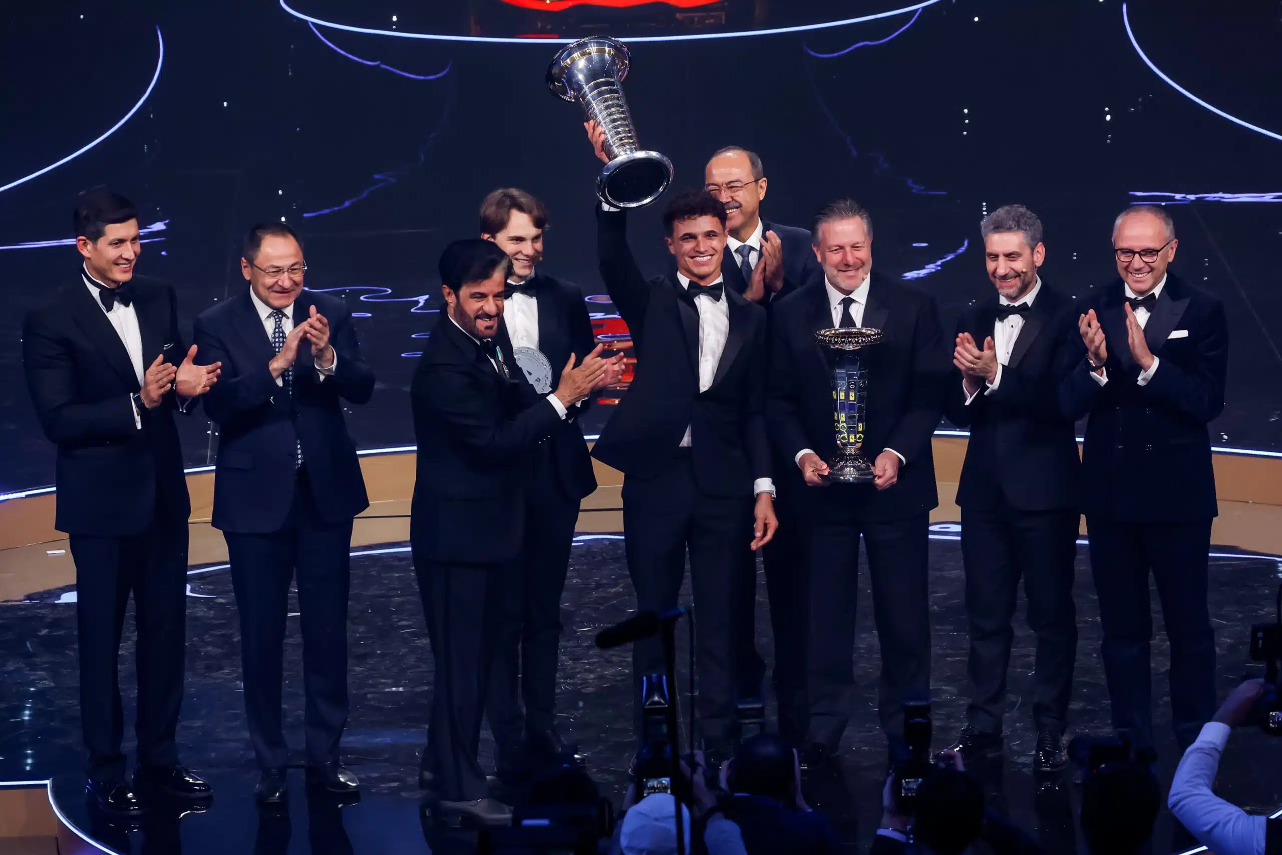 Norris reçoit officiellement son trophée de champion de F1