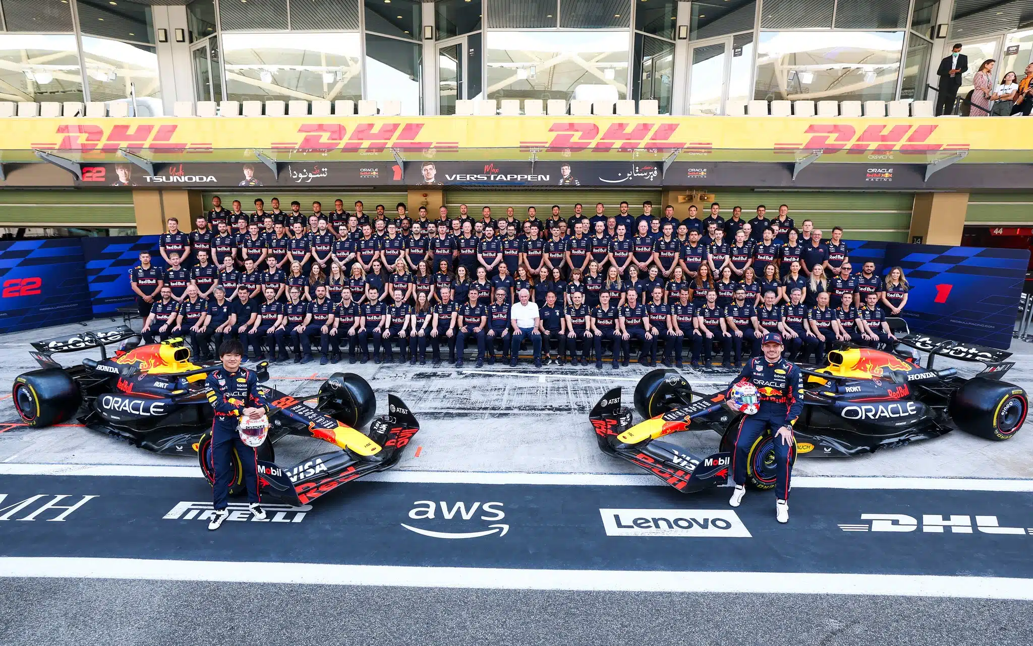 Va-t-on revoir Helmut Marko dans le garage de Red Bull ? G7ji8phXYAALLM3