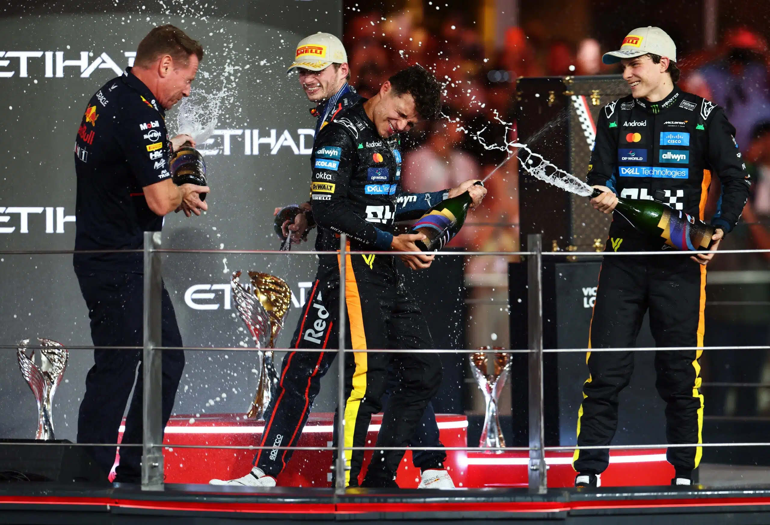 Comment McLaren a anéanti les plans de Red Bull à Abu Dhabi G7k3G5BXUAAPj5A