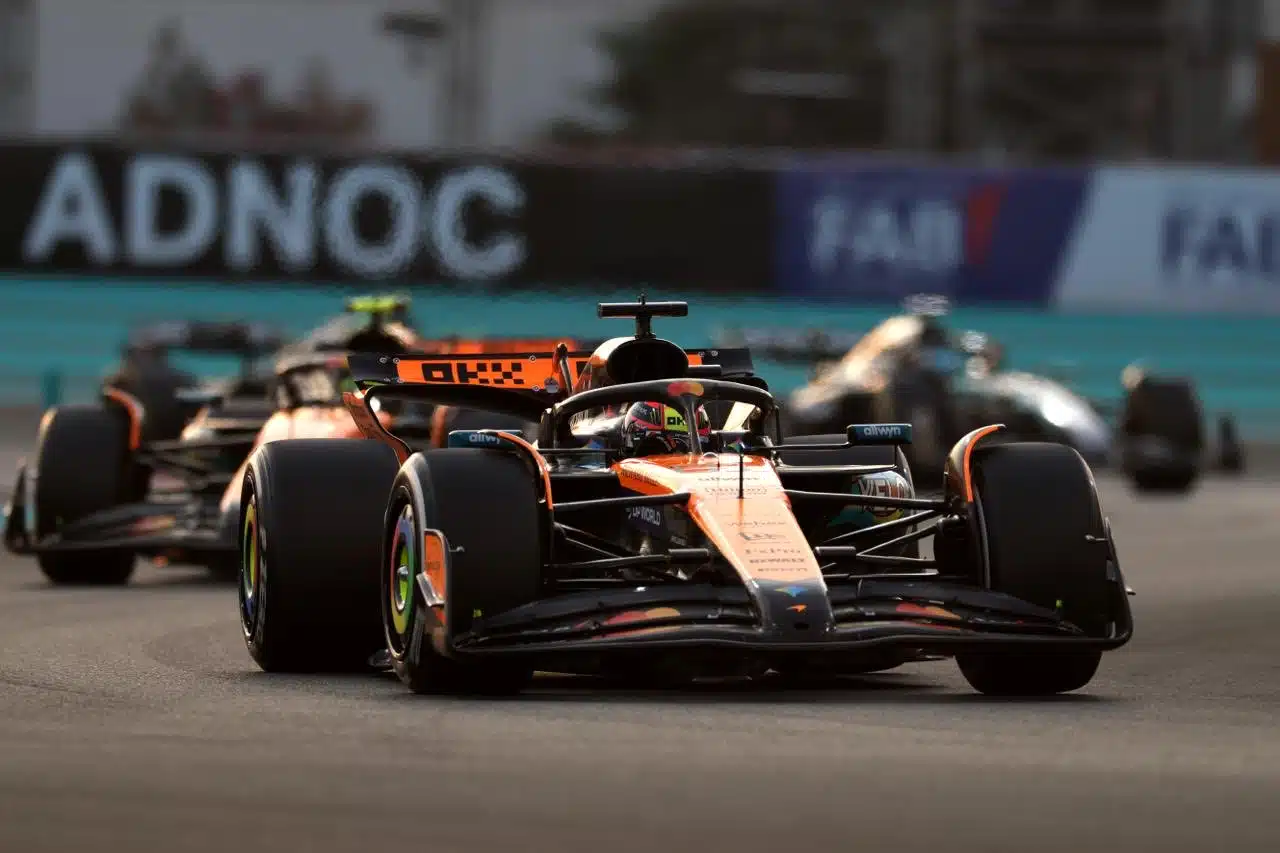 Norris remporte le titre malgré la victoire de Verstappen