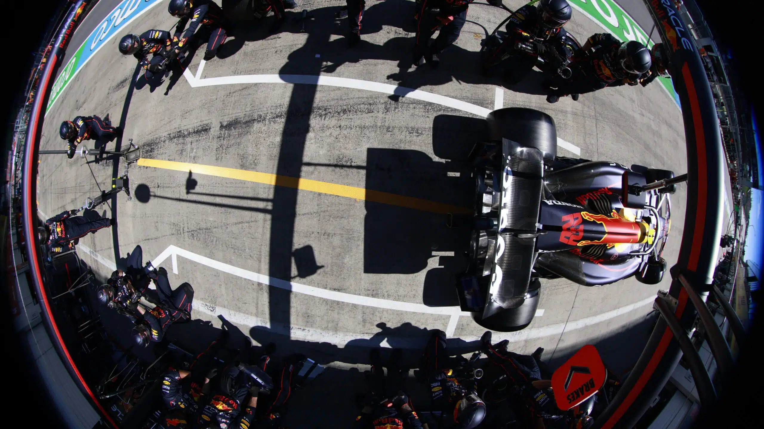 Red Bull déjà en retrait dans la course au titre 2026 ? G7o6ecJXEAAT7jk