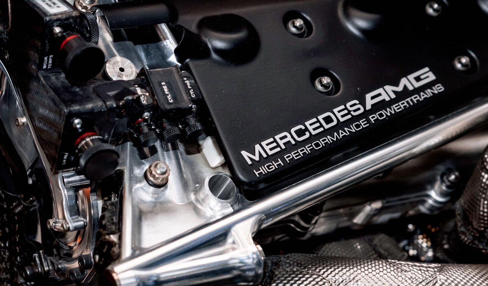 Le Père Noël a été généreux avec Red Bull et Mercedes G8TYsn7XQAgNj9O