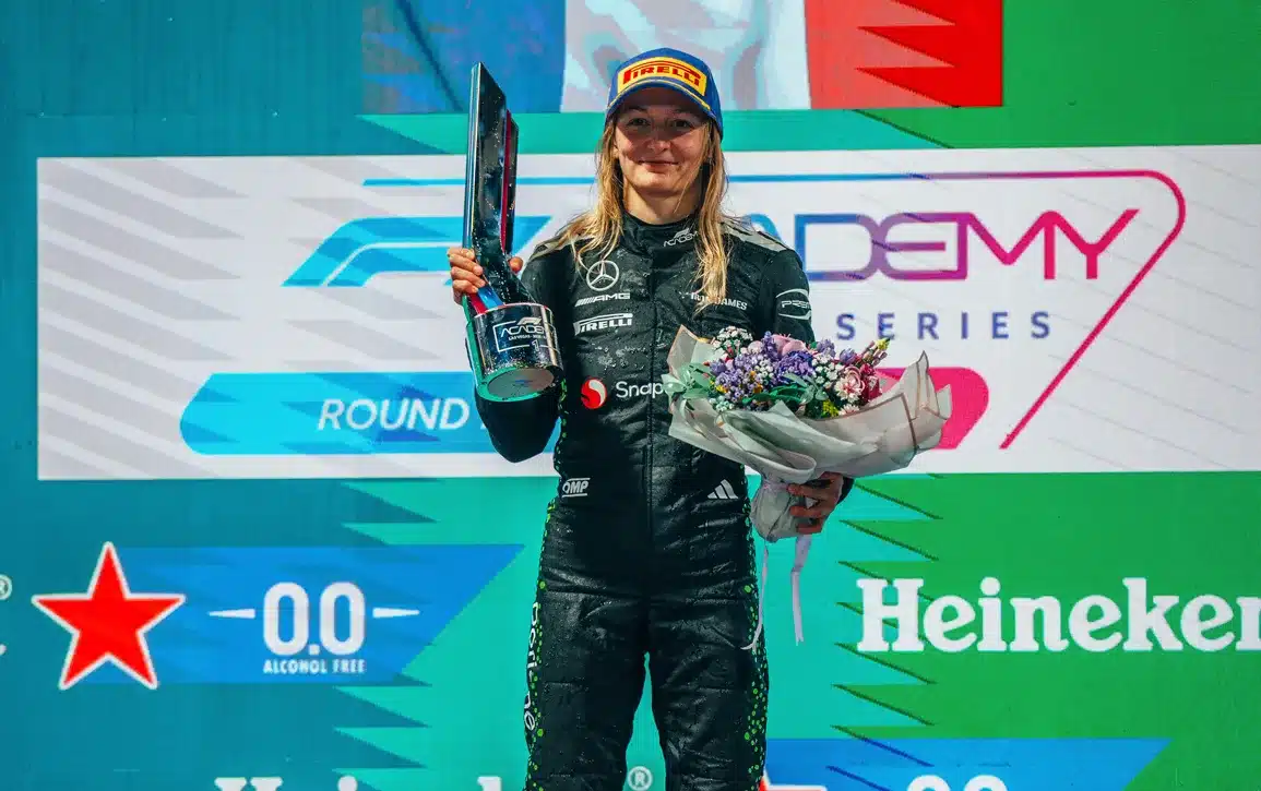 Officiel : Doriane Pin rejoint Mercedes pour la F1 Doriane-Announcement-WEB-4