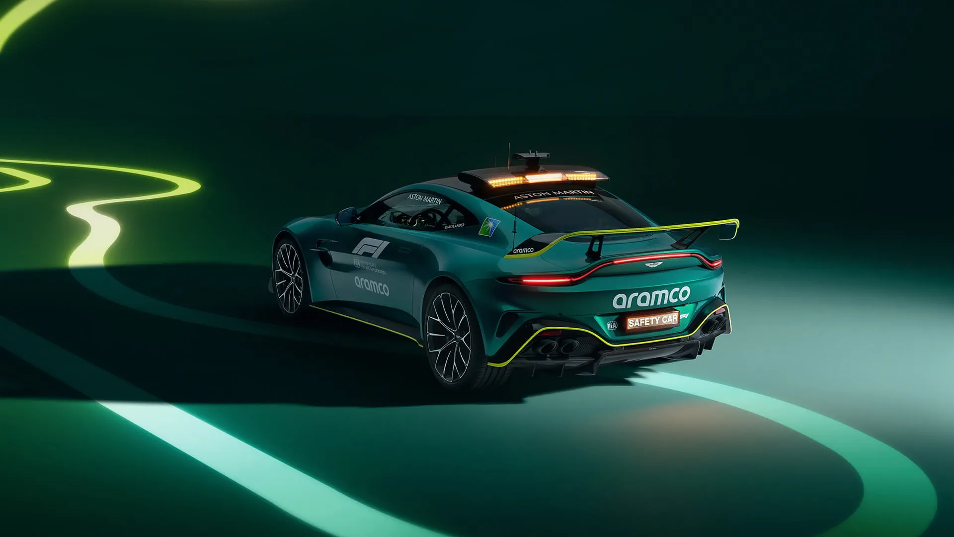 Aston Martin renonce à fournir la Voiture de Sécurité en F1 F1SC_Rear34_desktop