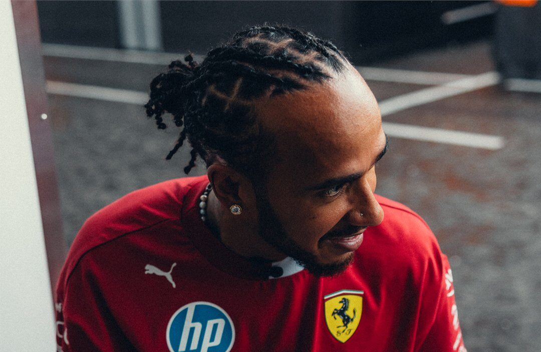 Lewis Hamilton : "Nous entrons dans l'année du Cheval" G8yfSo_XoAA7jSe