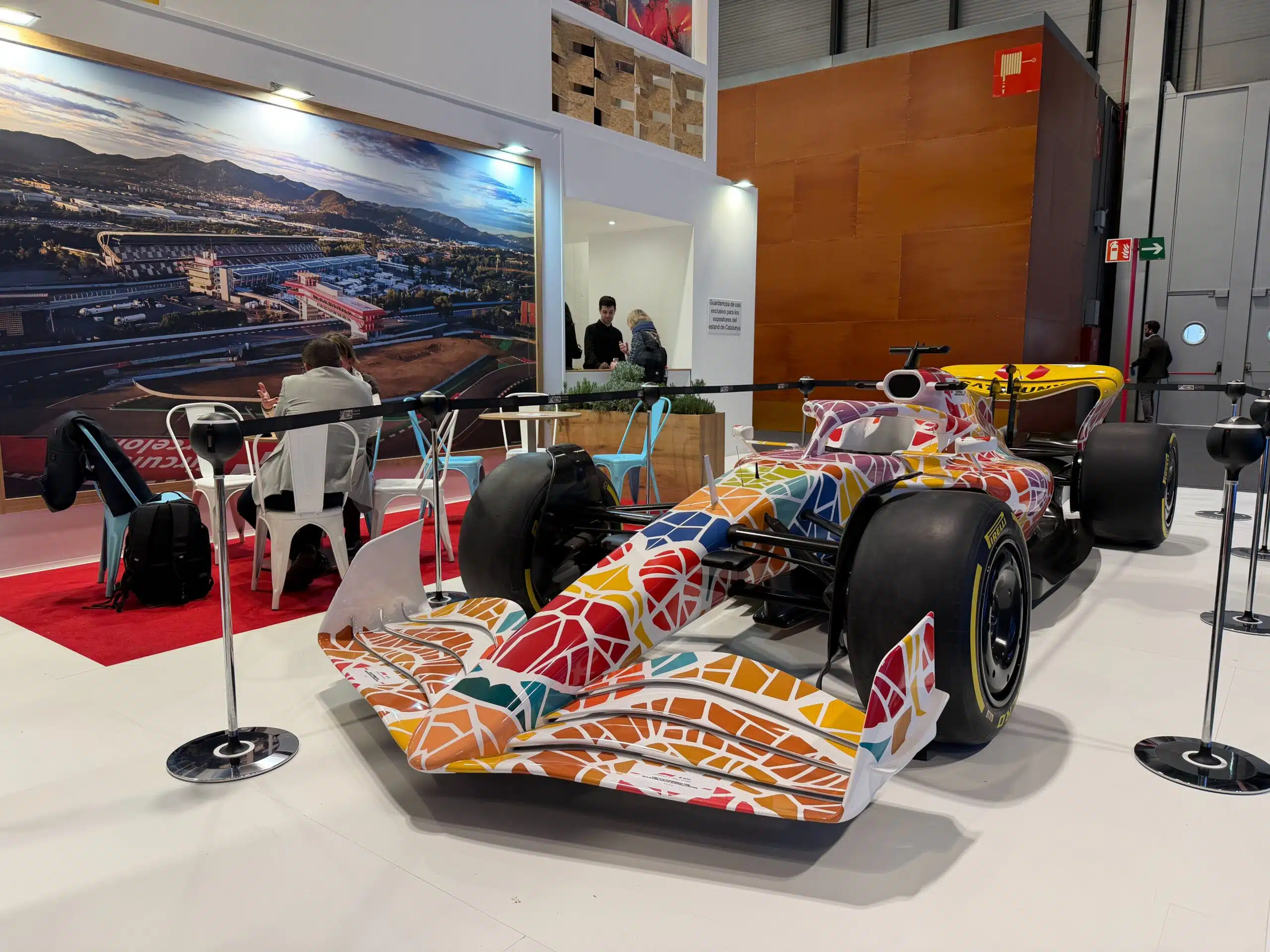 Une absence de taille au premier jour des tests à Barcelone G_L89LrXIAAKAg9