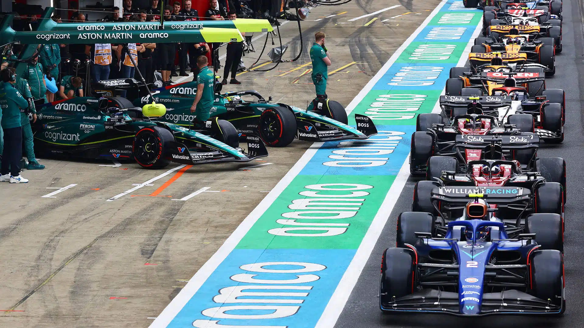 Ce qui change en qualifications lors de la saison 2026 de F1 teams-pit-lane-silverstone-qualifying-2023