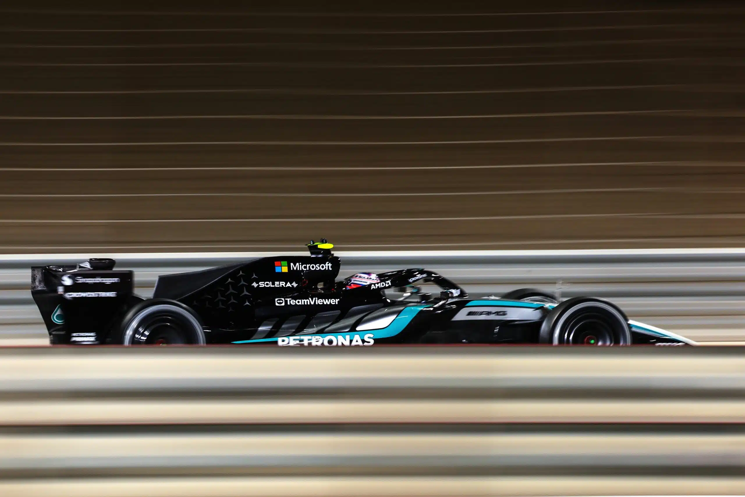 L'étau se resserre autour de Mercedes, seule contre tous HA6nmfwWMAE43Ni