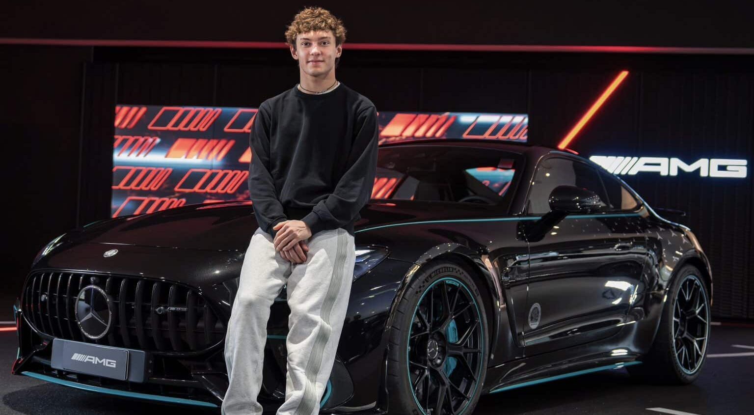 Accident de la route : Antonelli plie sa nouvelle Mercedes HAYf-JpaMAADUOj