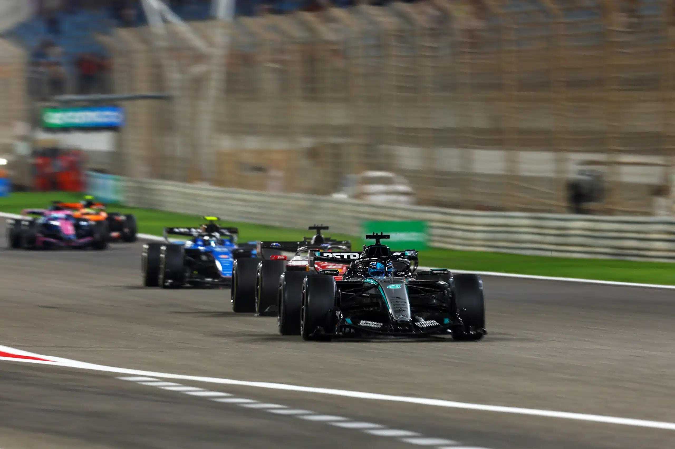 Briatore suggère 24 weekends de sprint par saison HB4oJQOWoAMHEAv