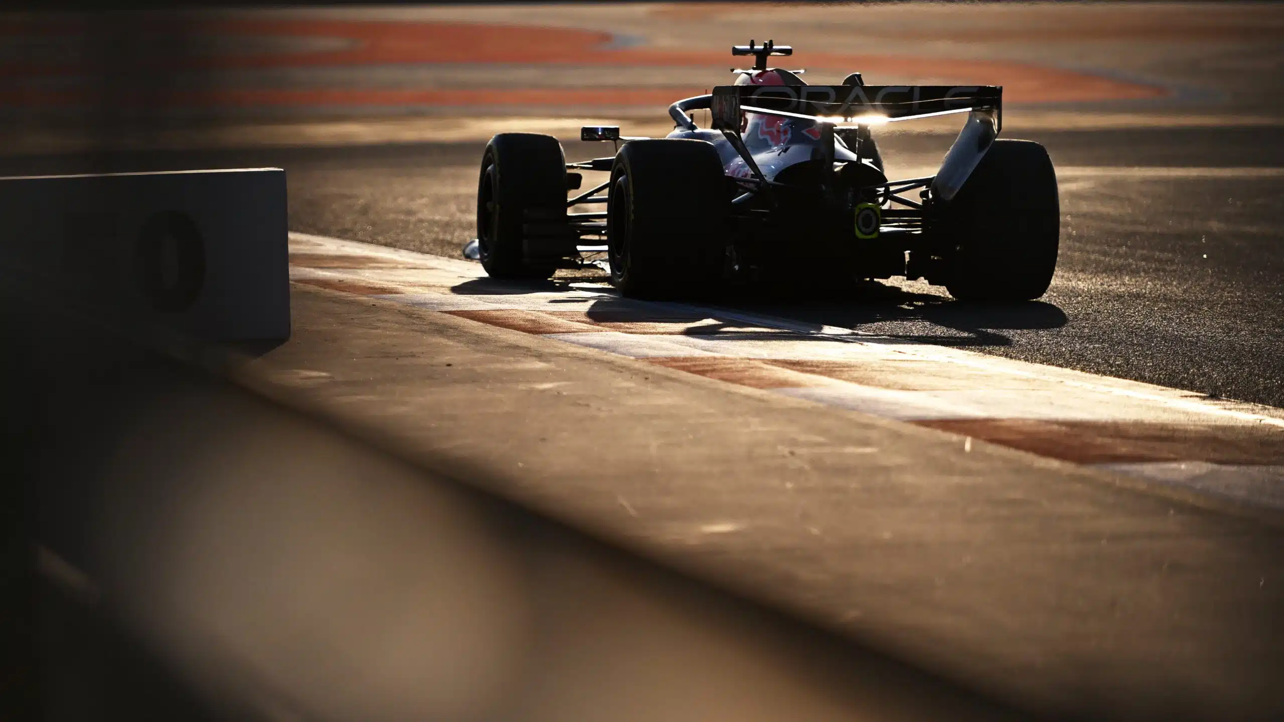 Le conflit au Moyen-Orient paralyse les équipes de F1 HCKZ-UbXcAAKC6t