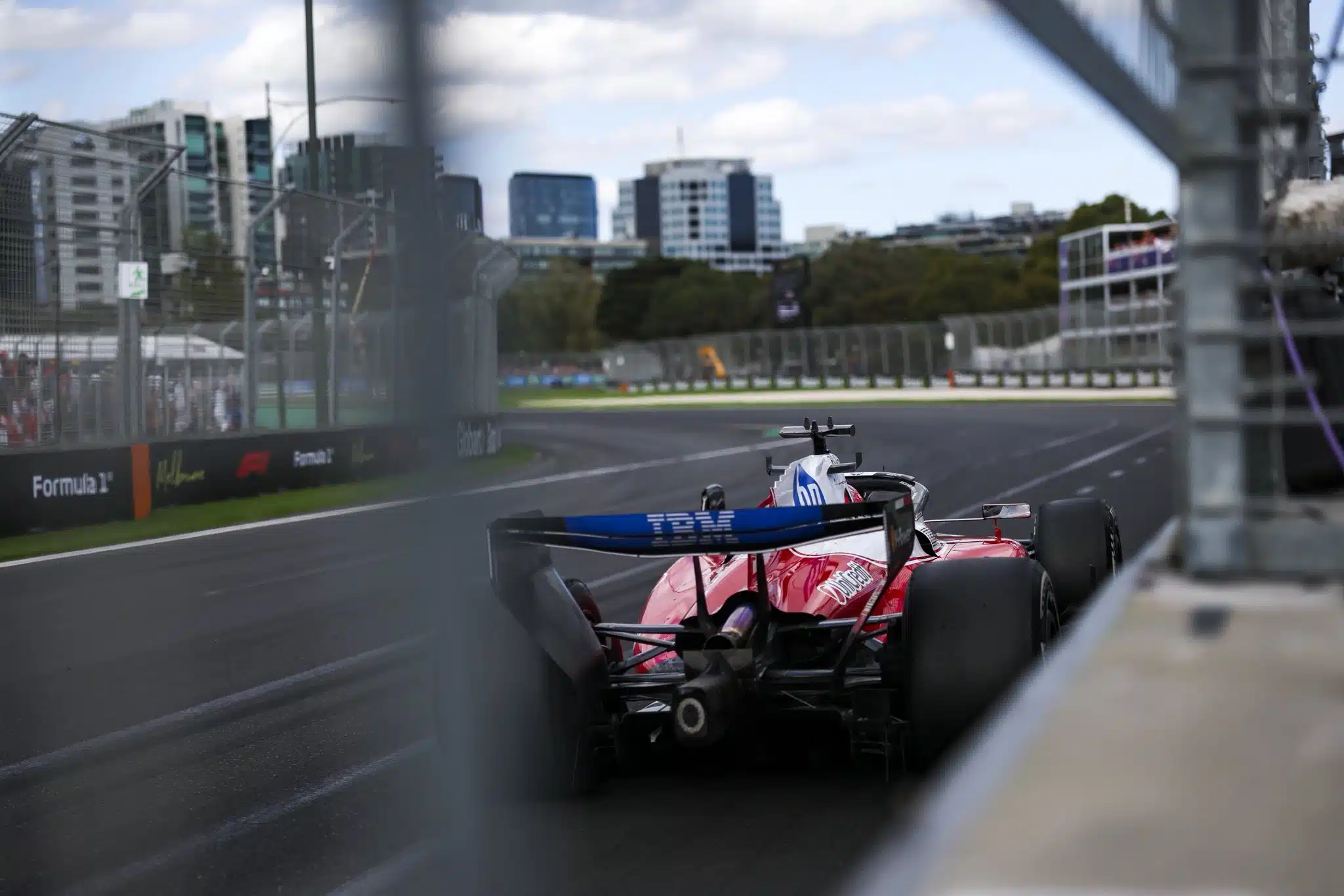 Les stratèges de Ferrari au centre des critiques à Melbourne HC3WFsaaIAAEhBr