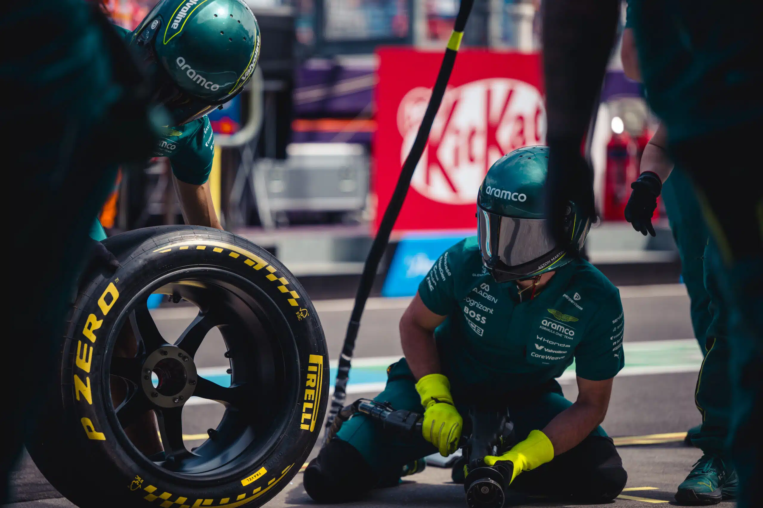 Un contre-la-montre démarre entre Aston Martin et la FIA