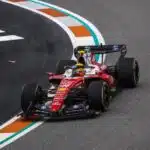 Hamilton pointe du doigt le simulateur de Ferrari Lewis Hamilton