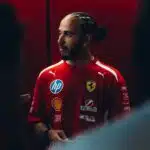 Hamilton demande plus de pouvoir pour les pilotes en F1 HHpsk2oXYAYYPZz