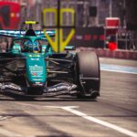 Alonso charge Aston Martin : "pire voiture et pire moteur" HKtQ5rHWwAIm8Qv