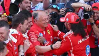 Hamilton signe sa première victoire avec Ferrari au terme d’un thriller stratégique à Barcelone