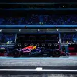 Red Bull rejette l'étiquette de meilleur moteur attribuée par la FIA HKyv7eYW0AAimXz